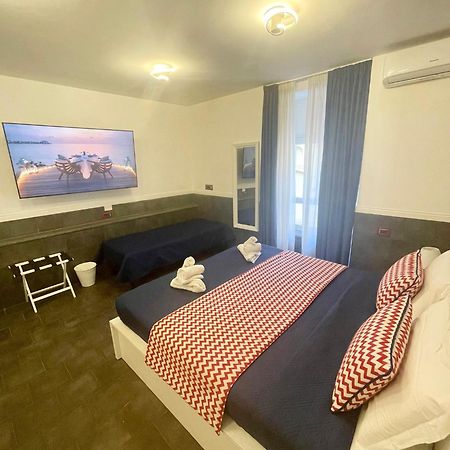 Hotel Yacht Club Angioino Neapol Zewnętrze zdjęcie
