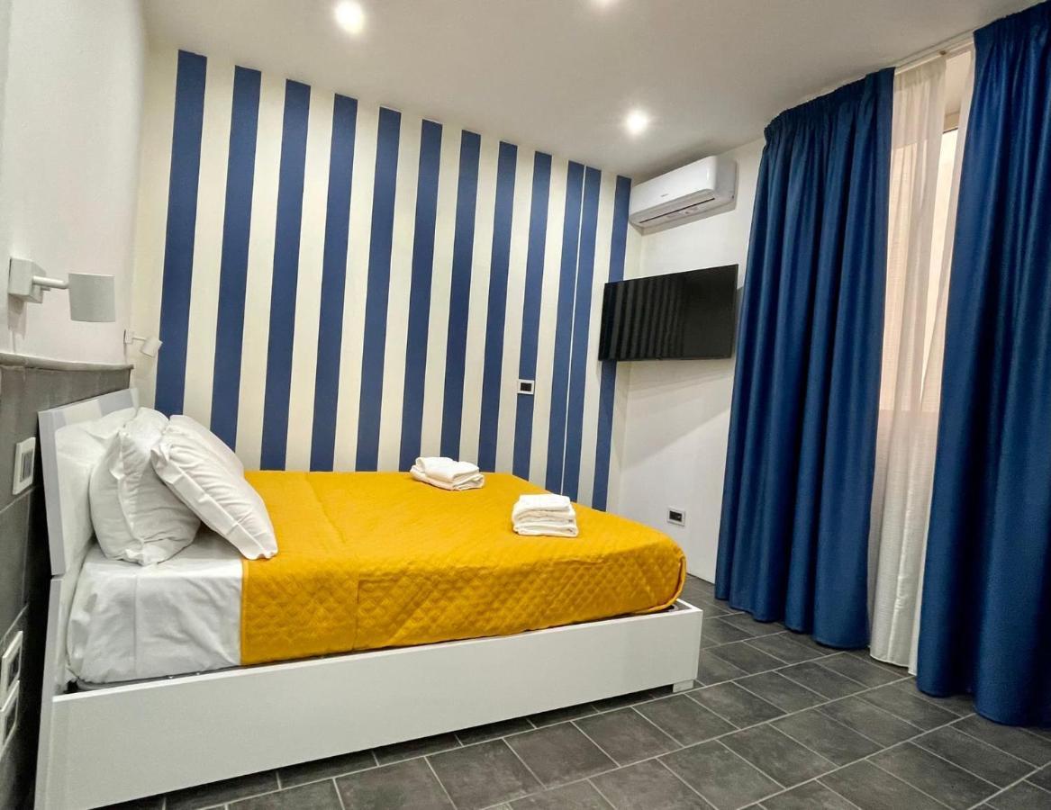 Hotel Yacht Club Angioino Neapol Zewnętrze zdjęcie