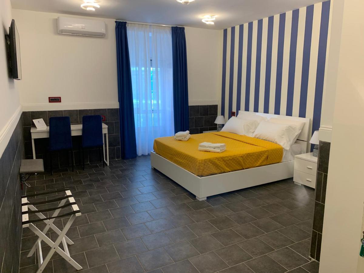 Hotel Yacht Club Angioino Neapol Zewnętrze zdjęcie