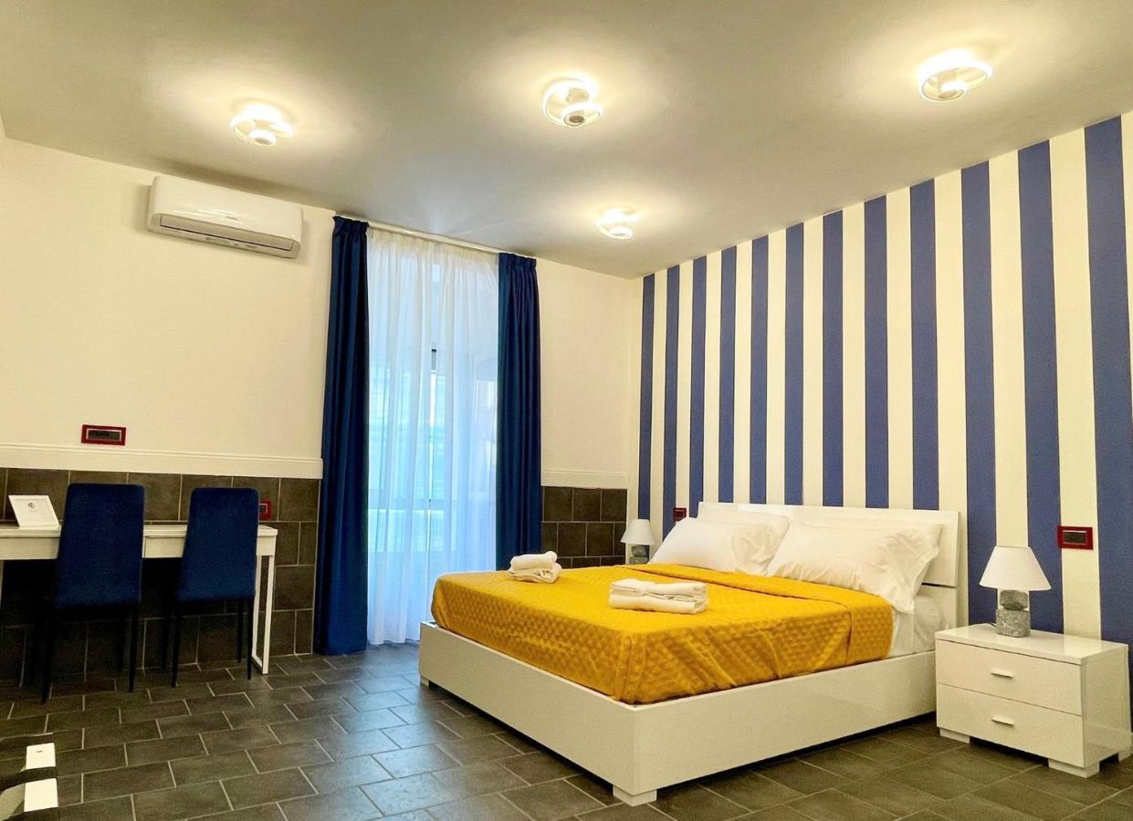 Hotel Yacht Club Angioino Neapol Zewnętrze zdjęcie